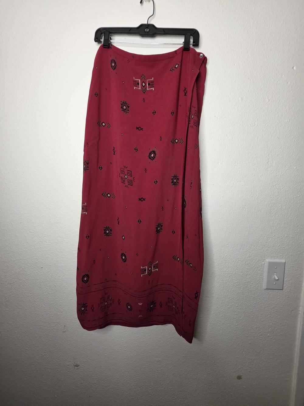 Chico's Design vintage Red Black Tribal Print Wrap Maxi Skirt Rayon Women's XL